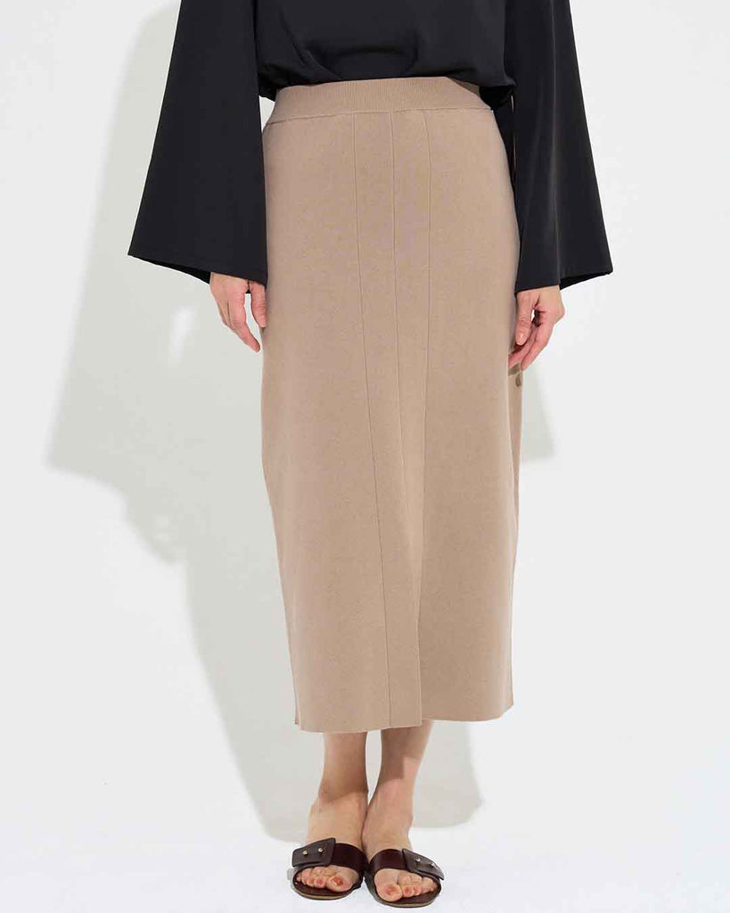 Model：168cm　着用サイズF