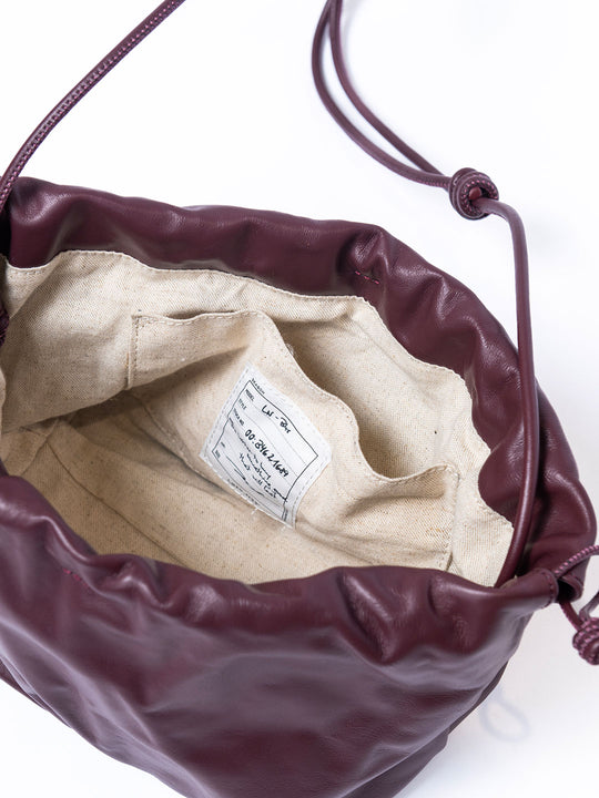 ドローストリングレザーショルダーバッグ ディティール| Lazo_N33°（ラソエヌサーティスリー）の公式通販