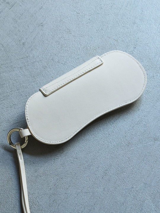 レザーケースホルダー ディティール| Lazo_N33°（ラソエヌサーティスリー）の公式通販