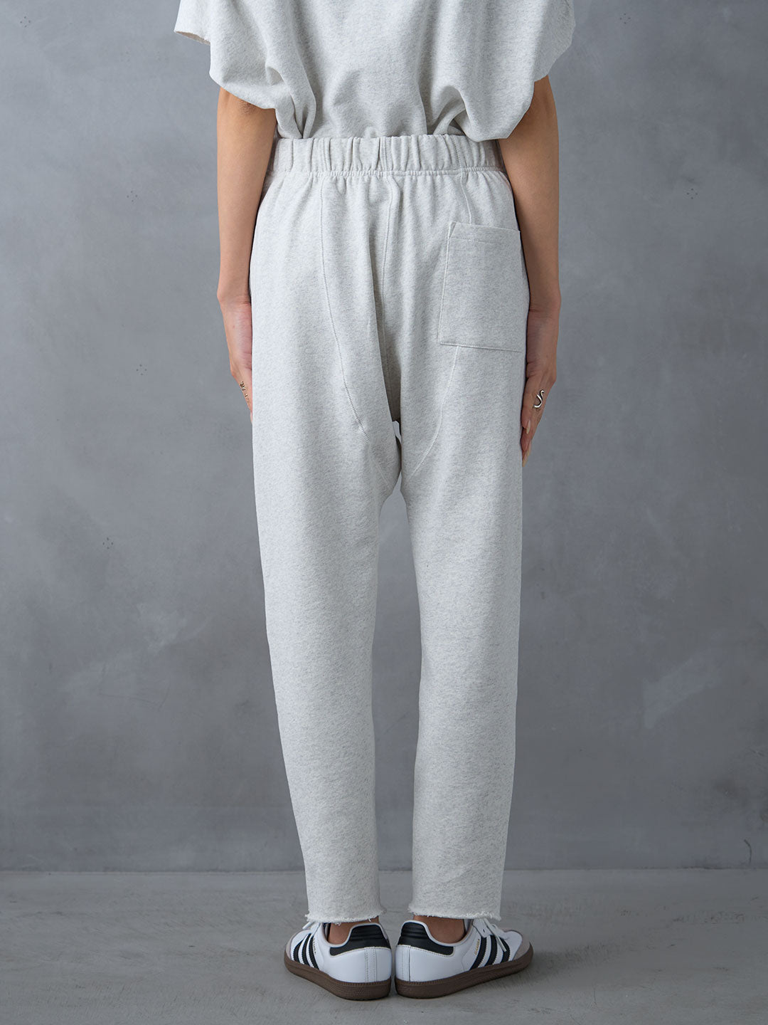 裏毛サルエルパンツ| Lazo_N33°（ラソエヌサーティスリー）の公式通販