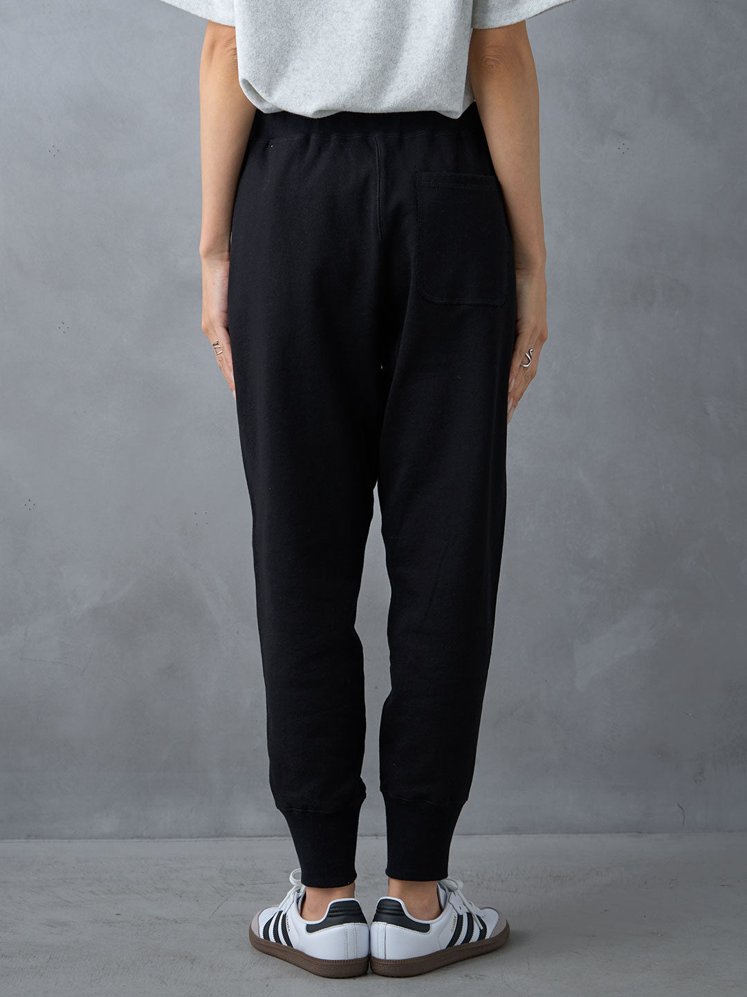 爆高級な　ジョガーパンツ　ブラック　サンプル スウェットジョガーパンツ | Lazo_N33°（ラソエヌサーティスリー）の