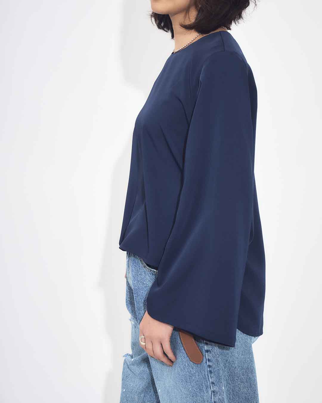 スリットロングスリーブブラウス| Lazo_N33°（ラソエヌサーティ