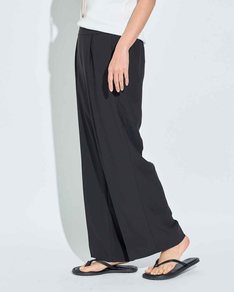 Model：168cm　着用サイズ：M