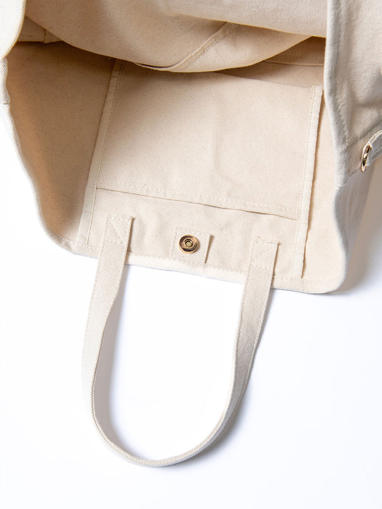 詳細　※実際はポケットにブランドタグが付きます。