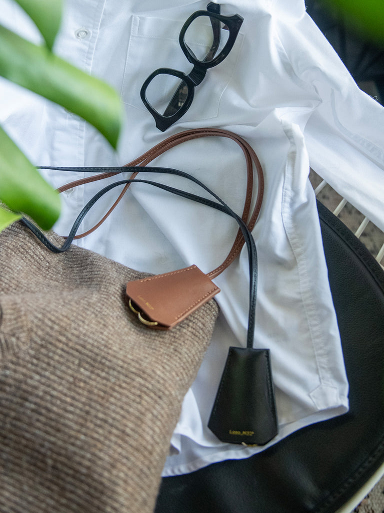 左：Brown　右：Black