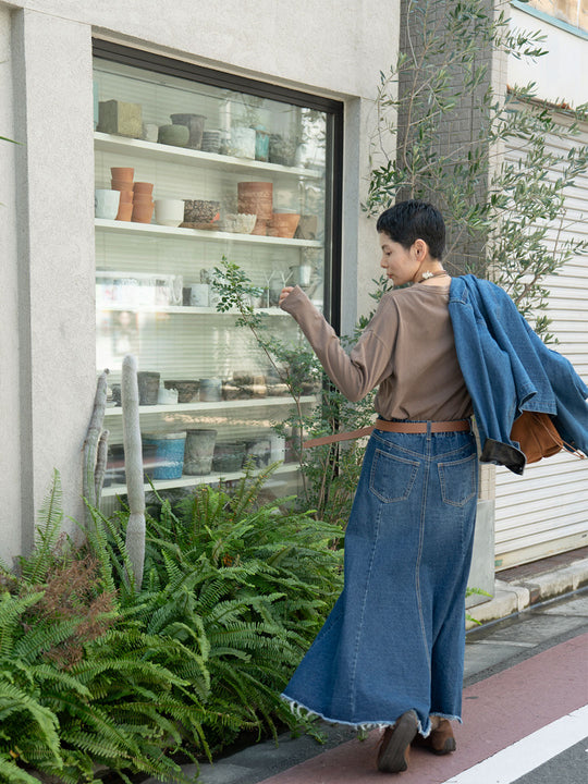 大人のための、心地よさをまとうライトデニムシリーズ| Lazo_N33°（ラソエヌサーティスリー）の公式通販